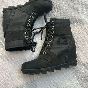 Sorel Lexie Wedge Black Woman’s Ankle Boot Size 7.5